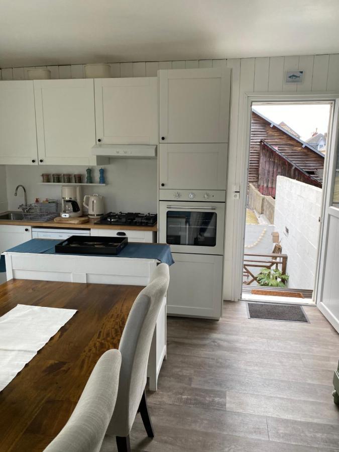 Cottage Familial Avec Jardin - 200M De La Plage イポール エクステリア 写真